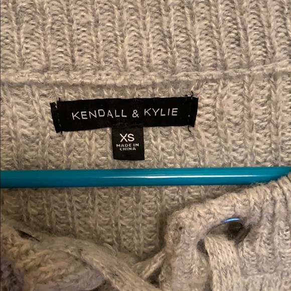 Kendall & Kylie sweater - Picture 2 of 3